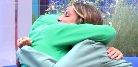Pilar y Luitingo comparten un emotivo abrazo en 'GH VIP', mientras los sentimientos florecen en la casa