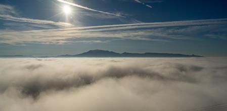 Río de niebla en Osona.