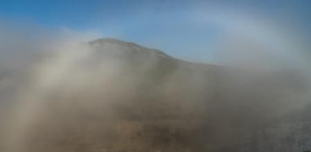 Arco de niebla en el Morro de l'Abella.