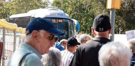 Los turistas lamentan que los autocares tengan que aparcar tan lejos de la Sagrada Família
