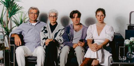 Julio Manrique dirige 'Love love love', de Mike Bartlett, en La Villarroel, con Davis Selvas, Laia Marull, Marc Bosch y Clara de Ramon