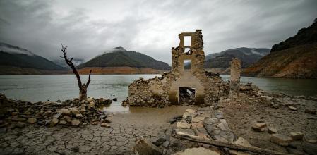 Sequía en el pantano de Susqueda.