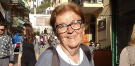 Una anciana de 81 años triunfa viajando sola por Europa y revelando trucos para gastar poco