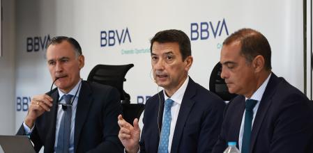 David Conde, Director Territorial Este; Elena Sánchez, Responsable de Comunicación Este de BBVA; Rafael Domenech, Responsable de Análisis Económico de BBVA Research y Antonio Carreto, Director Regional Este