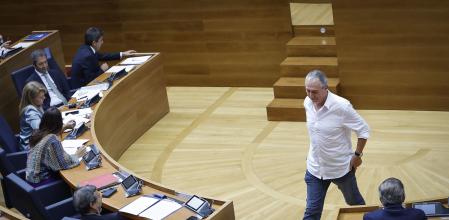 El síndic de Compromís en Les Corts, Joan Baldoví, tras una intervención en la tribuna.