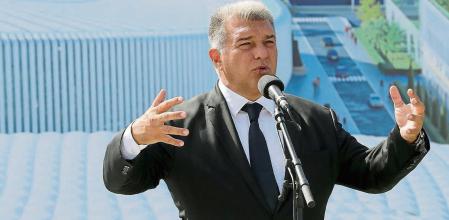 -FOTODELDÍA- BISHKEK, 30/08/2023.- El presidente del FC Barcelona Joan Laporta interviene durante la ceremonia de inauguración de la nueva academia de fútbol del F.C. Barcelona en Bishkek (Kirguistán), este miércoles, en el que también han acudido el presidente del país Sadyr Japarov y líderes de federaciones de futbol del centro asiático. EFE/ Igor Kovalenko