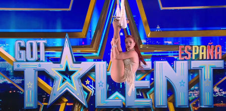 Kasia, patinadora polaca, emociona al público y al jurado de 'Got Talent' con su impresionante actuación llena de riesgo y elegancia sobre el hielo