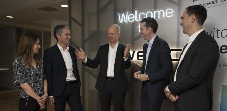 Jackie Sánchez-Molero, directora de AVIA, Javier Rivera, CFO Power Co Spain; Thomas Dahlem, CEO & COO power Co Spain; Francisco Segura, presidente AVIA y Alexander Dittrich, Head of HR Power Co Spain