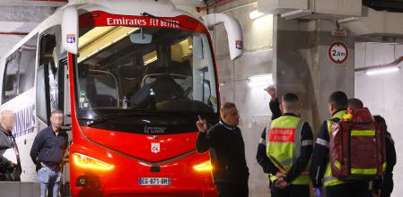 Desperfectos en el autocar que llevaba a la plantilla del Olympique de Lyon