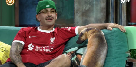 El cantante colombiano Salomón Villada Hoyos, conocido como Feid o Ferxxo, durante su entrevista en 'La Resistencia' de Movistar Plus+ con David Broncano