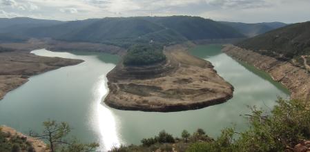 Meandro del embalse de Rialb.