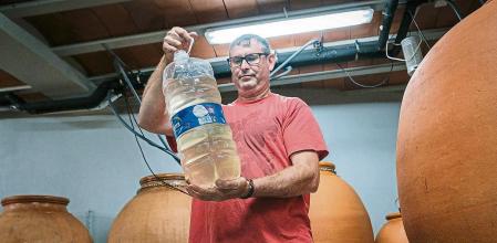 La Vilella Baixa y la Bisbal de Falset encadenan casi dos meses sin agua potable a consecuencia de la sequía, que ha secado los pozos propios de los municipios y ha dejado bajo mínimos el pantano de Margalef. Les captaciones del embalse no son de calidad y se pide no beber ni cocinar con agua del grifo.