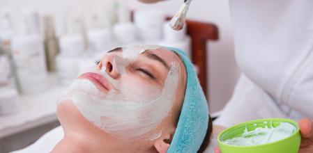 Los exfoliantes pueden ser químicos o mecánicos, en función de su composición.