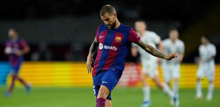Barcelona's Spanish defender #05 Inigo Martinez kicks the ball during the UEFA Champions League 1st round Group H football match between FC Barcelona and Shakhtar Donetsk at the Estadi Olimpic Lluis Companys in Barcelona on October 25, 2023. (Photo by Pau BARRENA / AFP)