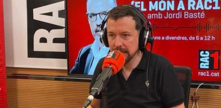 Iglesias en el programa 'El món a Rac1' con Jodri Basté