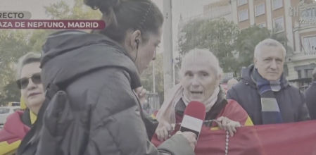 Una mujer asegura que rezando el Rosario no será investido Pedro Sánchez: “Es el arma más poderosa”