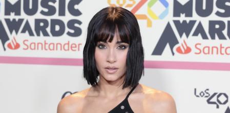 La cantante ha concedido una nueva entrevista a la revista Vogue, donde aparece con el flequillo recogido