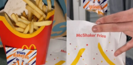 El 'tiktoker' muestra cómo hace el experimento