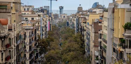 FOTO ALEX GARCIA REPORTAJE RAMBLA CATALUNYA. OBRAS. TERRAZAS. CAMAREROS. COMERCIOS. 2023/11/02