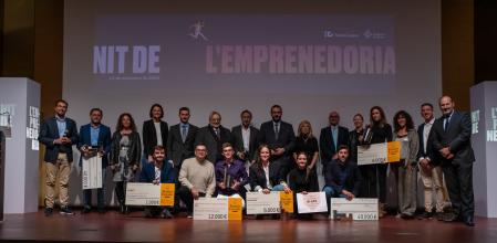 Foto de familia de los ganadores de los premios Creatic y Antena TrenLab