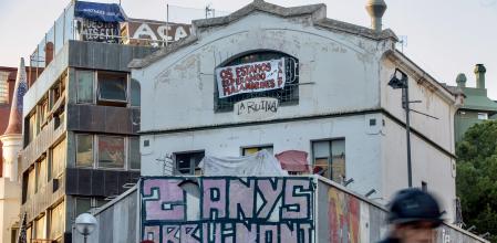 Los okupas dicen a los Mossos que los están esperando, y que son unos malandrines