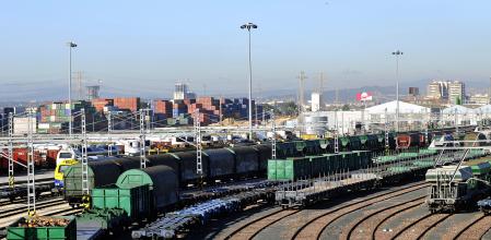 Trenes en el nodo logístico de Valencia-Fuente de San Luis
