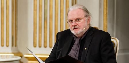 Jon Fosse, durante su discurso en la Academia Sueca