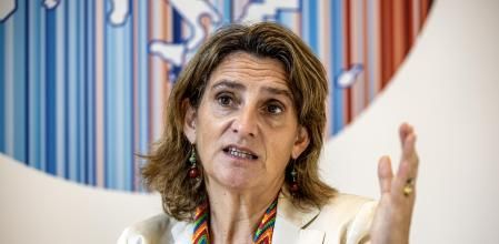 Dubai (United Arab Emirates), 05/12/2023.- Spanish Third Deputy Prime Minister and Ecological Transition and Demographic Challenge Minister Teresa Ribera speaks during an interview at the 2023 United Nations Climate Change Conference (COP28), in Dubai, United Arab Emirates, 05 December 2023. (Emiratos Árabes Unidos) EFE/EPA/MARTIN DIVISEK