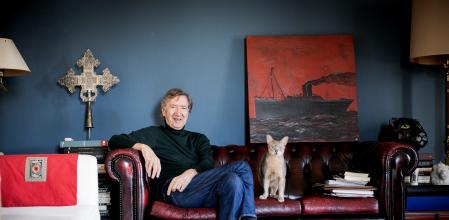 foto XAVIER CERVERA 29/11/2023 Rafael Argullol (Barcelona, 1949) es narrador, poeta, ensayista, crítico de arte, filósofo (retratado en su casa, junto a rambla catalunya, barcelona)