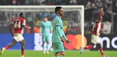 Ferran Torres lamentándose durante el partido contra el Amberes