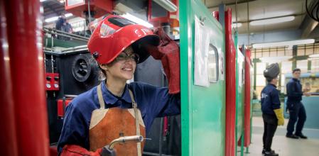 BARCELONA- ALEJANDRA YESTE- UNICA ALUMNA DEL CICLO DE GRADO MEDIO DE SOLDADURA DE LA ESCUELA INDUSTRIAL- FOTO ANA JIMENEZ