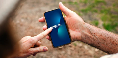 Existe una versión simplificada de la ‘app’ de BBVA para clientes sénior