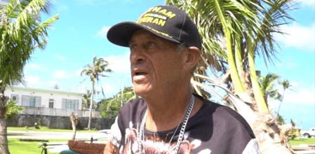 Encuentra una bolsa con dinero, la devuelve y es recompensado por su honradez: “Ahora somos amigos”