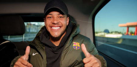 Vitor Roque ya está en Barcelona