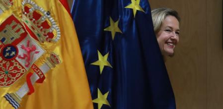 La vicepresidenta y ministra de Asuntos Económicos, Nadia Calviño y el gobernador del Bando de España, Pablo Hernández de Cos, se reúnen este martes en Madrid para ampliar el Código de Buenas Prácticas y negociar, entre otras cosas, que las entidades apliquen medidas de alivio hipotecario a familias con rentas de hasta 37.800 euros anuales y no sólo a las más vulnerables. Foto Emilia Gutierrez 18/12/2023