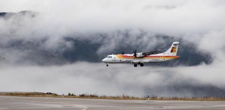 ANDORRA LA SEU D'URGELL 05/01/2024 PRIMER VOL ENTRE MALLORCA I ANDORRA. FOTO: EDUARD COMELLAS. GOVERN D'ANDORRA. AEROPORT.