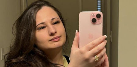 Gypsy Rose Blanchard tomándose una foto