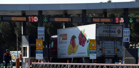 Camiones que llegan a Mercamadrid