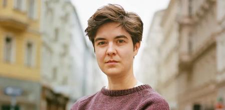 La heredera millonaria que renunció a su herencia invita a 10.000 personas al azar para repartir su fortuna