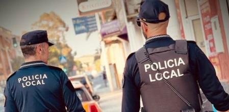 Dos agentes de la Policía Local de Elx