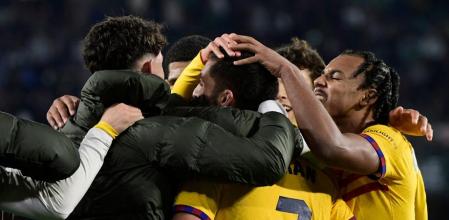 Ferran Torres celebra el cuarto gol de su equipo contra el Real Betis