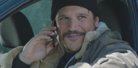 Sergio Peris-Mencheta, un proxeneta que le complica la vida a Paula.