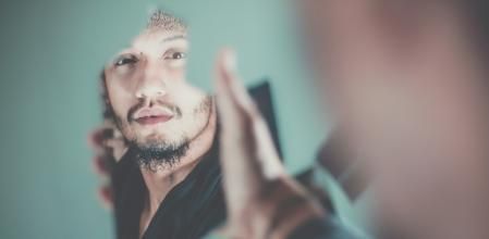 La personas con un ego alto pueden contemplar la realidad de forma distorsionada.