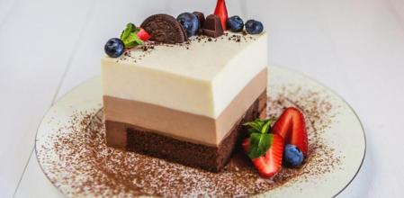 Tarta de tres chocolates sin horno