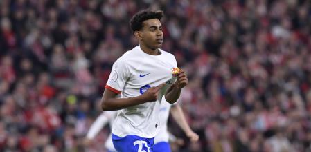 Barcelona's Lamine Yamal celebrates scoring his side's second goal, during the Copa del Rey quarterfinals soccer match between Athletic Bilbao and Barcelona at the San Mames stadium in Bilbao, Spain, on Wednesday, Jan. 24, 2024. (AP Photo/Alvaro Barrientos)