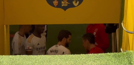 Conversación entre Soto Grado y los jugadores del Real Madrid sobre la acción de Rodrygo con Álvaro Valles