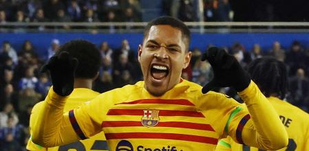 Soccer Football - LaLiga - Deportivo Alaves v FC Barcelona - Estadio Mendizorroza, Vitoria-Gasteiz, Spain - February 3, 2024 FC Barcelona's Vitor Roque celebrates scoring their third goal REUTERS/Vincent West