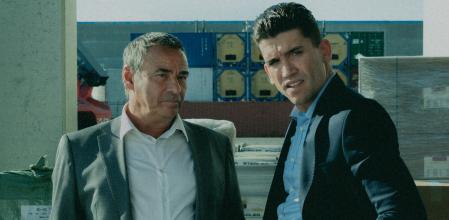 Eduard Fernández y Jaime Lorente.