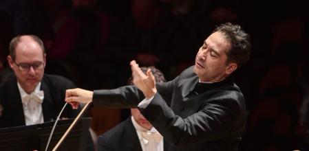 Orozco-Estrada dirigiendo la SWR de Stuttgart