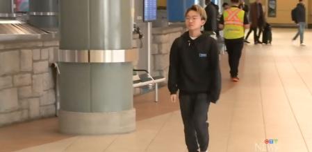 Le sale más económico ir y volver en avión en el día para ir a la universidad que un piso de una sola habitación